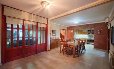 Excelente Chalet  con detalles de categoría en san justo . RETASADO OPORTUNIDAD. VENTA URGENTE