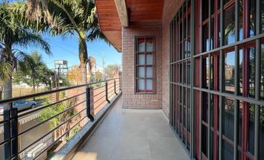 Excelente Chalet  con detalles de categoría en san justo . RETASADO OPORTUNIDAD. VENTA URGENTE