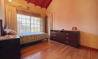 Excelente Chalet  con detalles de categoría en san justo . RETASADO OPORTUNIDAD. VENTA URGENTE