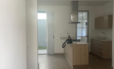 casa en venta en la estrella. Cod V12537