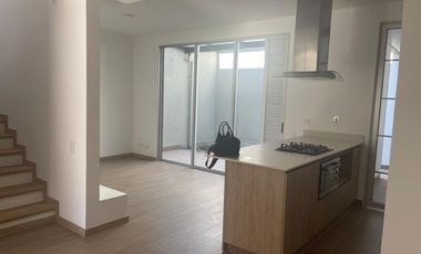casa en venta en la estrella. Cod V12537