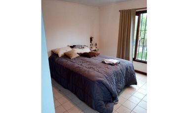 Amplia propiedad con departamento independiente barrio Los Pinares