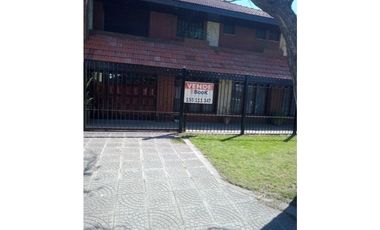 Amplia propiedad con departamento independiente barrio Los Pinares