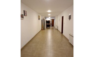 Amplia propiedad con departamento independiente barrio Los Pinares