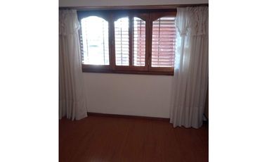 Amplia propiedad con departamento independiente barrio Los Pinares