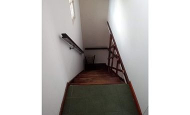 Amplia propiedad con departamento independiente barrio Los Pinares