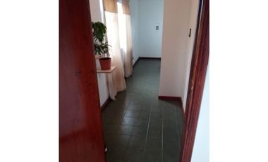 Amplia propiedad con departamento independiente barrio Los Pinares