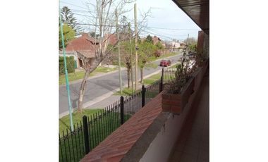 Amplia propiedad con departamento independiente barrio Los Pinares