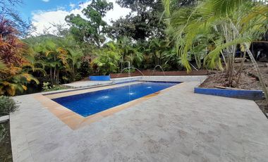 finca en venta en la mesa. Cod V5211