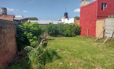 LATORRE PROP. VENDE CASA 3 AMB. CON TERRENO EN LOS PINARES