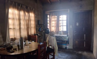 LATORRE PROP. VENDE CASA 3 AMB. CON TERRENO EN LOS PINARES