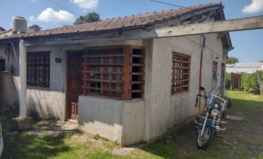 LATORRE PROP. VENDE CASA 3 AMB. CON TERRENO EN LOS PINARES
