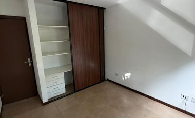 Departamento en alquiler en Bernal Centro