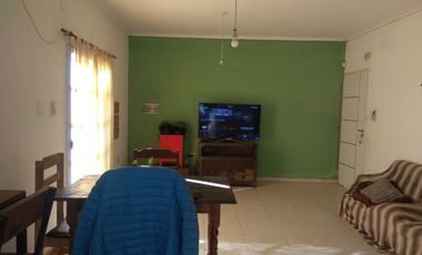 CASA EN VENTA!! AMPLIO TERRENO EN ZONA CHURRUARIN!