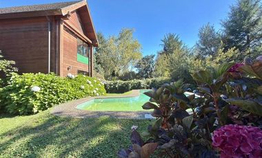 Casa en venta de 5 dorm. en Villarrica
