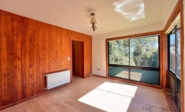 Casa en venta de 5 dorm. en Villarrica
