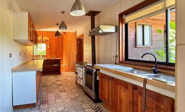 Casa en venta de 5 dorm. en Villarrica