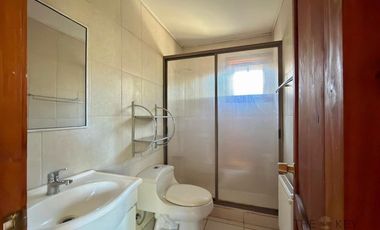 Casa en venta de 5 dorm. en Villarrica