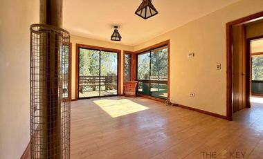 Casa en venta de 5 dorm. en Villarrica
