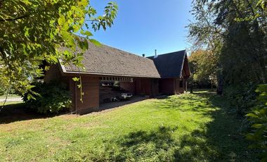 Casa en venta de 5 dorm. en Villarrica