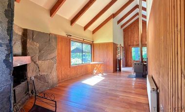 Casa en venta de 5 dorm. en Villarrica
