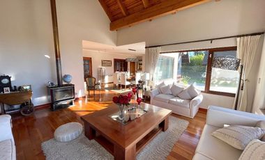Hermosa Casa en Condominio Palomar de San Juan