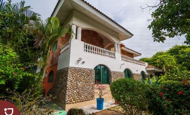 Casa a la venta en Medellín, Veracruz con amplio terreno