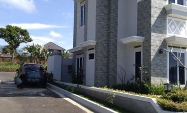 JUAL RUMAH VILLA DI CIPANAS PUNCAK, BERKABUT, VIEW GUNUNG GEDE
