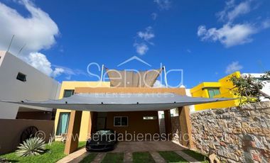 Renta Casa de dos niveles 3 Habitaciones alberca Jacuzzi en privada en Conkal