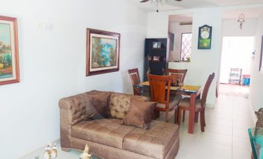 Casa lista para mudarse en Montería, con jardín y patio enrejado