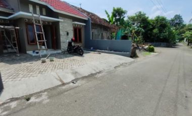 Rumah minimalis modern baru dekat pusat kota Jogja