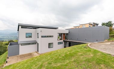 casa en arriendo/venta en aposentos de yerbabuena. Cod A28487