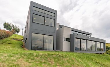 casa en arriendo/venta en aposentos de yerbabuena. Cod A28487