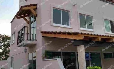 CASA 3 RECAMARAS 3 BAÑOS EN PRIVADA FRENTE ALBERCA con roff garde
