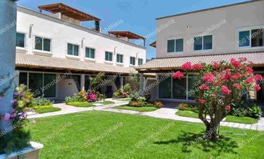 CASA 3 RECAMARAS 3 BAÑOS EN PRIVADA FRENTE ALBERCA con roff garde