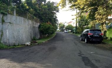 Rumah hitung tanah di dalam komplek bukit cinere indah