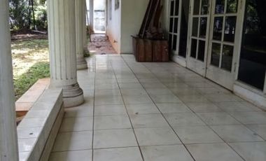 Rumah hitung tanah di dalam komplek bukit cinere indah