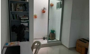 VENTA DE CASA BIFAMILIAR EN VILLA NOVA