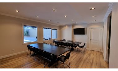 En venta departamento de 2 ambientes con cochera. Zona Chauvin.