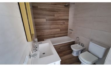 En venta departamento de 2 ambientes con cochera. Zona Chauvin.