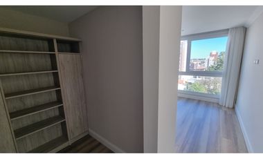 En venta departamento de 2 ambientes con cochera. Zona Chauvin.