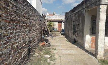 CASA A REFACCIONAR SOBRE LOTE 10 X 20 3 AMB
