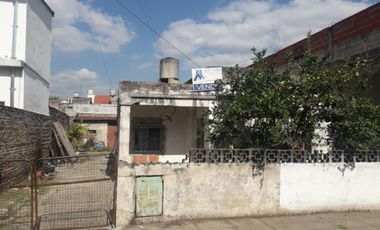 CASA A REFACCIONAR SOBRE LOTE 10 X 20 3 AMB