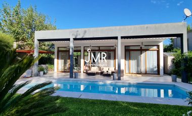 JMR  Propiedades | Barrio la Cuesta | Casa Moderna en Alquiler.