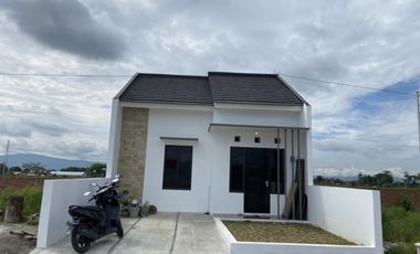 Dijual Rumah Minimalis Hanya 200 JTan di Dekat Stasiun KLaten