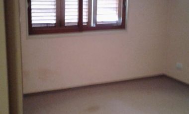 Triplex C/coch. Buena Ubic. a 200 m de La Est Mte Gde. Muy Luminoso