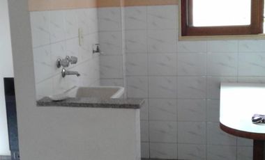 Triplex C/coch. Buena Ubic. a 200 m de La Est Mte Gde. Muy Luminoso