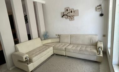 2004. Dijual Rumah 2 Lantai Tengah Kota Alun Alun Kauman Bojonegoro