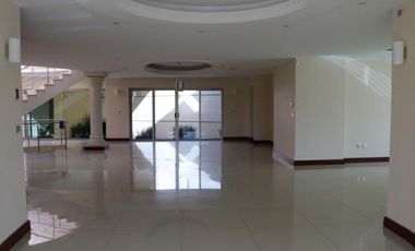 Residencia de Lujo en Venta en Santa Elena, 5 Recámaras, Pachuca