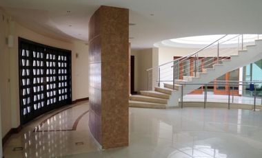 Residencia de Lujo en Venta en Santa Elena, 5 Recámaras, Pachuca